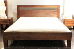 Nowoczesne łóżko drewniane z Indii 140x200