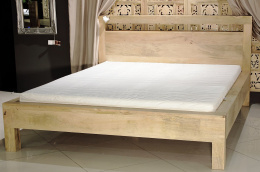 Nowoczesne jasne łóżko z drewna mango z Indii 160 cm
