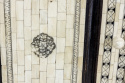 Dekoracyjna szafa orientalna zdobiona kością unikat