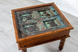 Indyjski stolik kolonialny ze szklanym blatem