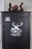 Wysoka metalowa szafka industrialna z napisami