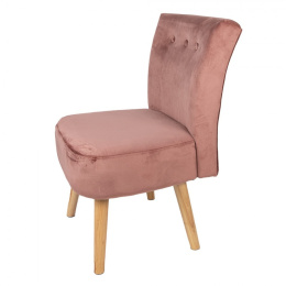 Różowy fotel w stylu retro na drewnianych nóżkach